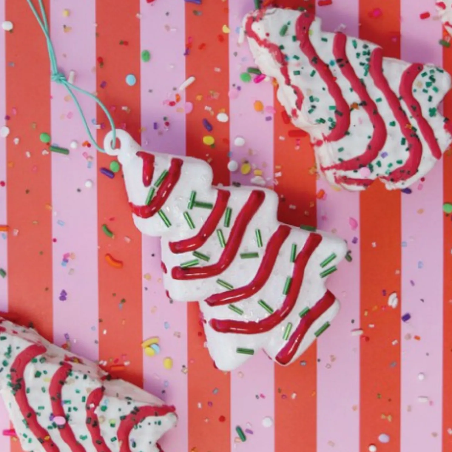 Cody Foster 4.5" Christmas Tree Cake Glass Christmas Ornament GO-8388