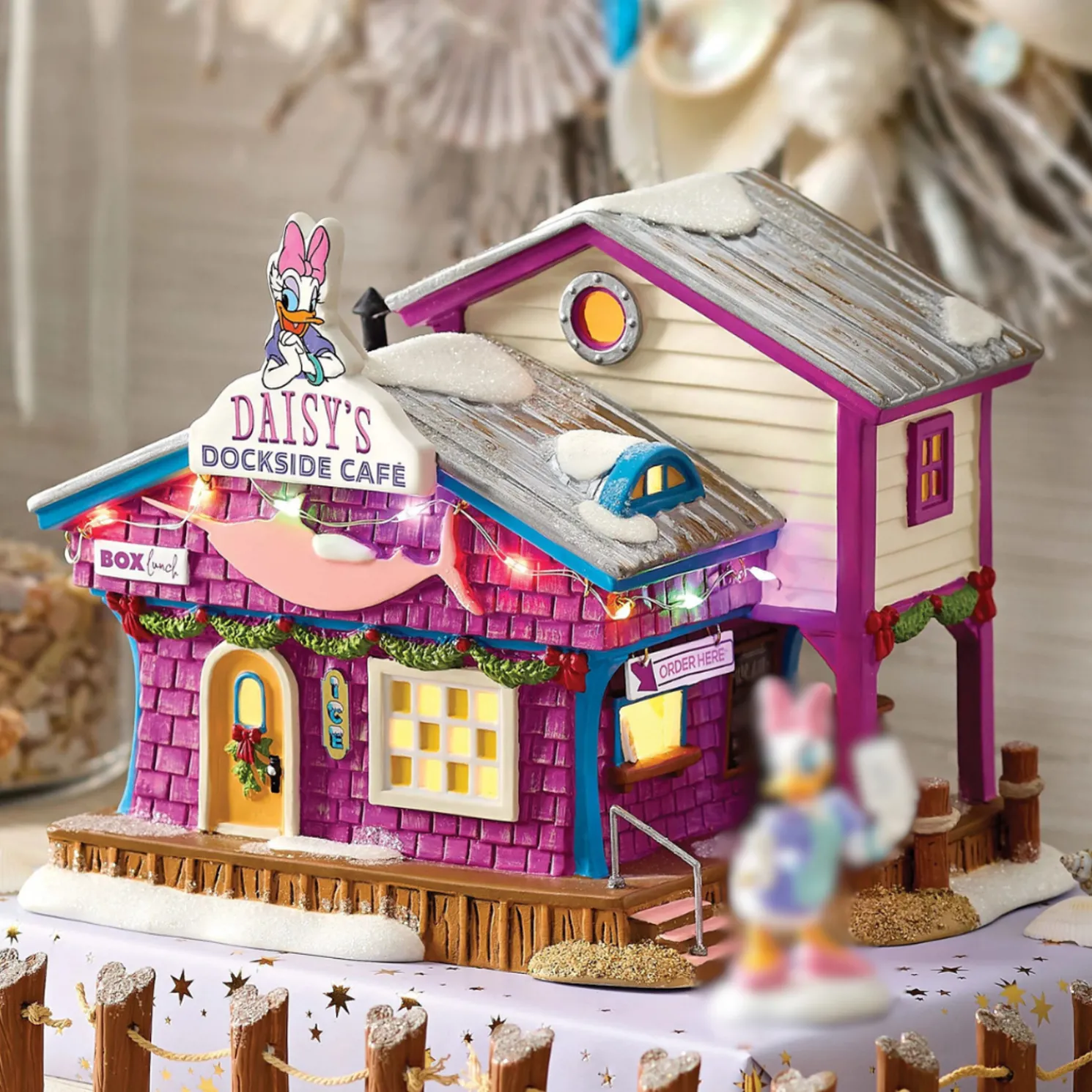 Department 56 Disney Village Daisy's Dockside Cafe Building 6014523