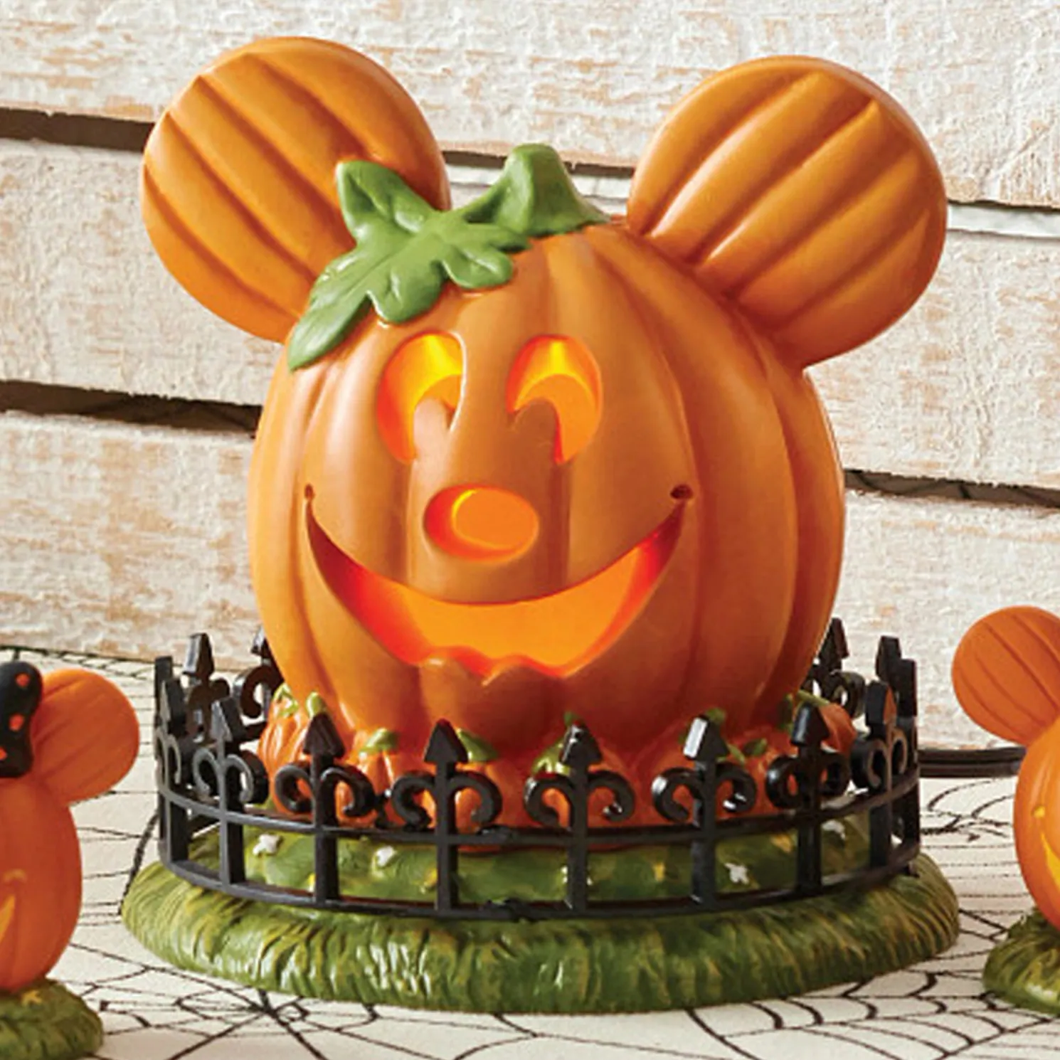Department 56 Disney's Halloween Village Mickey's Pumpkintown Town Center Pumpkin 6007731
